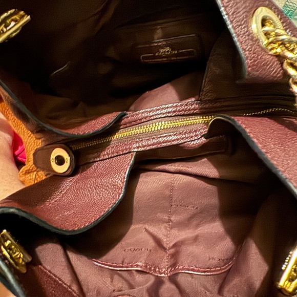 Beautiful burgundy Coach bag. - Picture 3 of 4